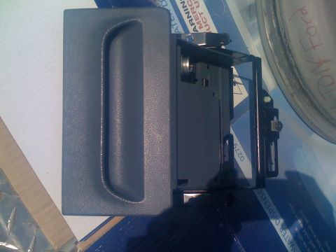 1984 Ford F-250 - 92/96 Blue ash tray
