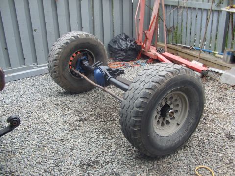 1984 Ford F-150 - d44 4.09 gear open carrier, both axles have been sandblasted and painted with all new seals wheel bearings new front hubs and u-joints