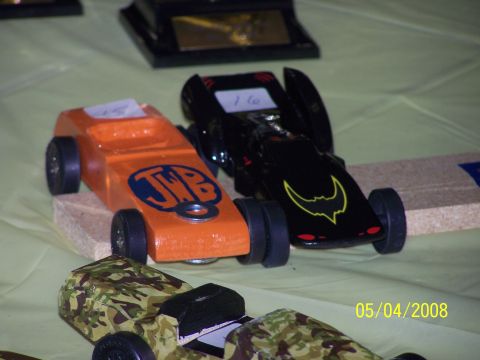 1972 Ford Ranchero - Pinewood derby cars displayed on a table, with a date stamp of 05/04/2008.