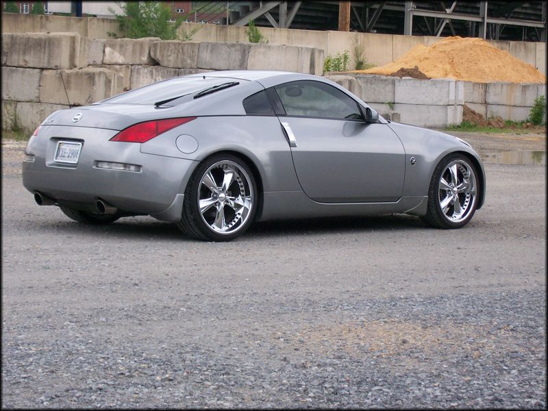 Silver 2003 Nissan 350Z 3q-front view