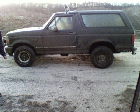 1995 Ford Bronco - This Ford Bronco appears to be from the early to mid-1990s, based on its body style.