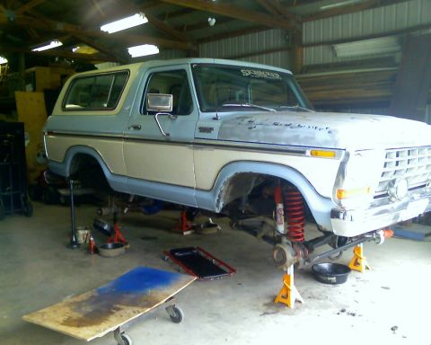 1978 Ford Bronco - Bear housings.