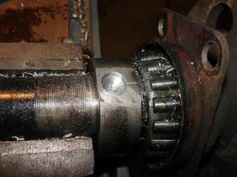 1978 Ford Bronco - a couple blows with a chisel and the collar split.