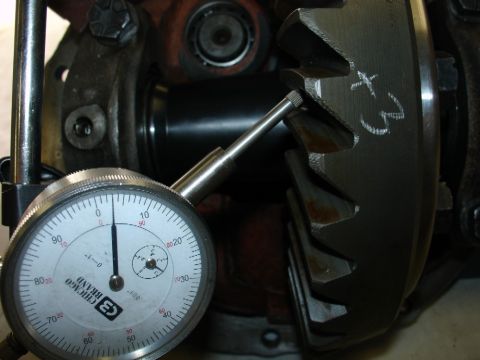 1978 Ford Bronco - Checking backlash again. It varied between .003 and .005 around the ring.