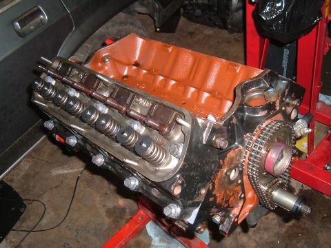 1981 Ford LTD - First head on. You can see the generous use of ARP moly lube on the heads. Limiting friction is critical to getting accurate torques. You c…