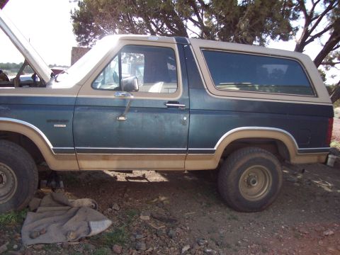 1984 Ford Bronco - 84 before the lift, 4inch lift going on
