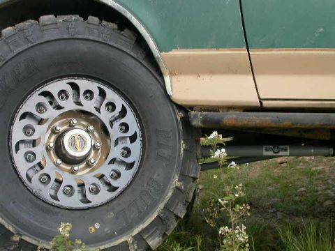 1990 Ford Bronco - Here are the wheels in action! I can see fender trimming in my future.