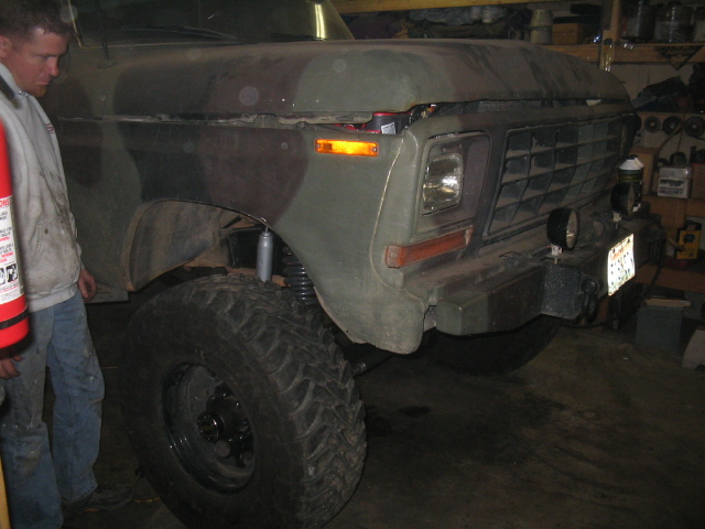 1979 Ford Bronco front grille and headlight