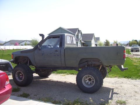 1985 Toyota Hilux photo