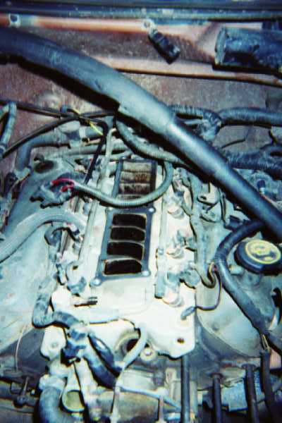 1988 Ford Bronco - 127,000+ miles of grime on that intake.