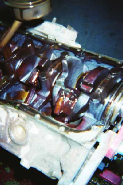 1988 Ford Bronco - Here is the problem, broken crank shaft.