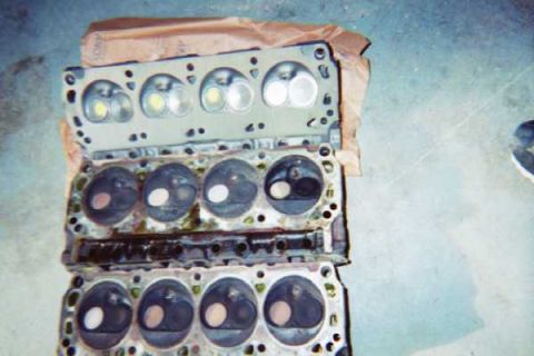 1988 Ford Bronco - Nice new GT-40 heads compared to the old crusty stock heads.
