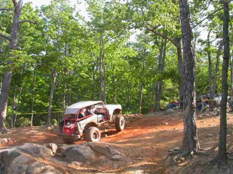 1990 Ford Bronco - This Bronco had a huge dent in the back of his fuel cell, I don't know if he picked that up on the course or if he already had it.