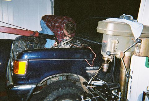 1988 Ford Bronco - Yup doing something reaaaally important.