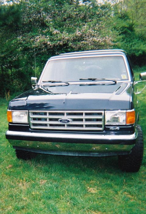 1988 Ford Bronco - The front, lookin so pretty.