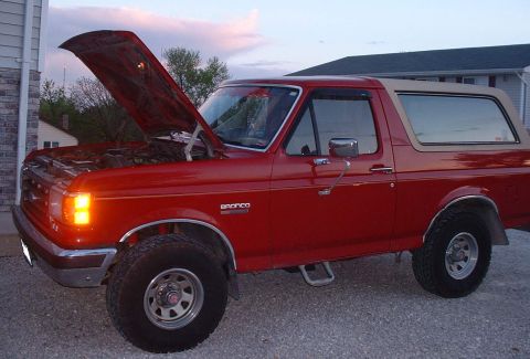 2006 Ford E350 - My old Bronco.