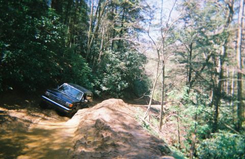 1988 Ford Bronco - Fun rut on 4.