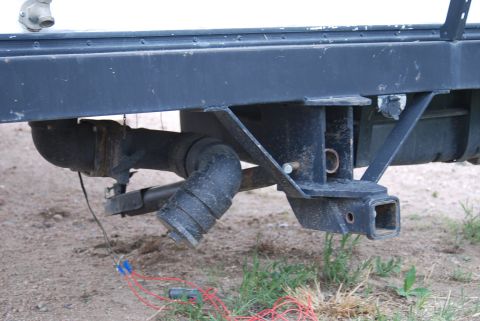 1987 Ford F-250 - Trailer hitch and drawbar. Drawbar is not very strong and may be only to keep camper in bed of truck.