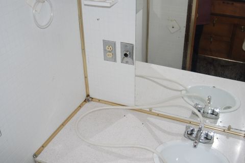 1987 Ford F-250 - Bathroom sink and shower head