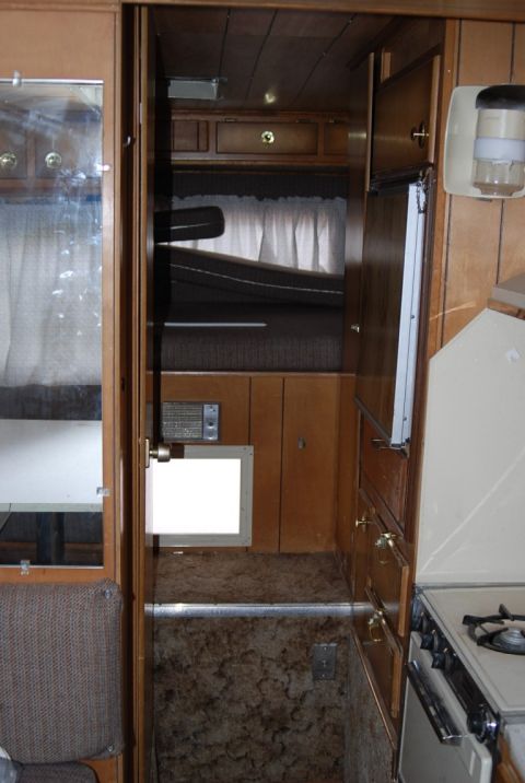 1987 Ford F-250 - Looking forward from door