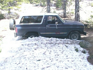 1986 Ford Bronco - snow