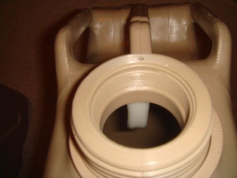 1992 Ford Bronco - This photo shows the opening of a tan jerry can, not a 1992 Ford Bronco.