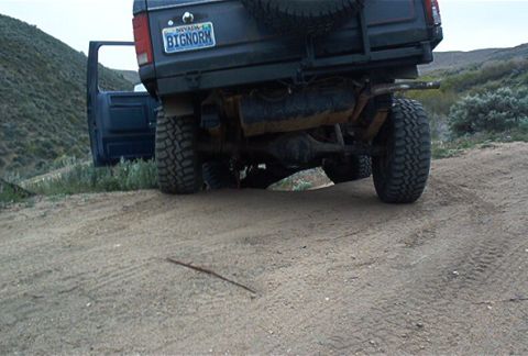 1986 Ford Bronco - Here's a good shot of showing the Shackle flip in action.