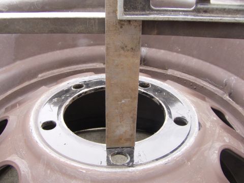 1989 Ford Bronco - Backspacing of 15x10 rims = 4 5/8" back space