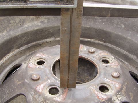 1989 Ford Bronco - Backspacing of stock 15x8 rims = 4" of backspacing