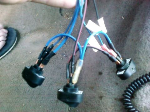 1995 Ford Bronco - added 2 switches inside, power came from the locker's constant 12v, grounded under dash