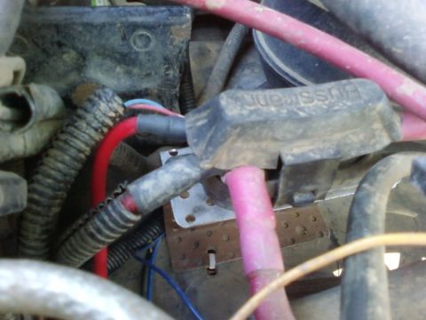 1995 Ford Bronco - fan get's it's power straight from the alt d-block