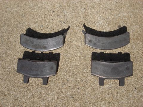 1983 Ford Bronco - here is the front of the pads. the screamer was just starting to rub