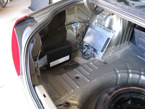 2003 Ford Taurus - Amp and CD changer location.