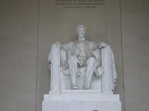 1991 Ford LTD Crown Victoria - white marble seated statue of Abraham Lincoln is framed by the carved memorial inscription on the wall behind it.