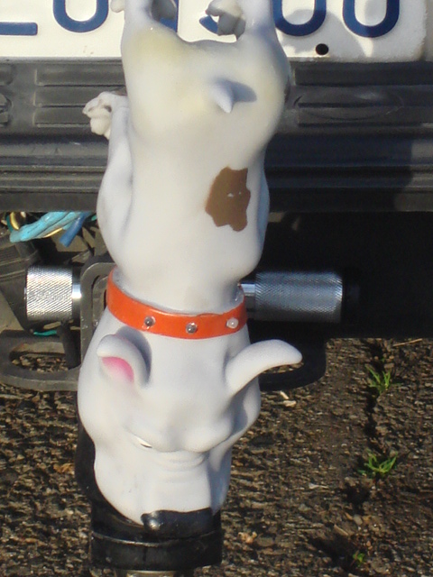 1983 Ford Bronco - we saw this "hitchdog" at harbor freight and it got 4 red LEDS for safety that lightup when the brakes are hit and the dog wiggles as if it…