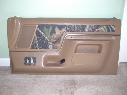 1989 Ford Bronco - back on the door.....