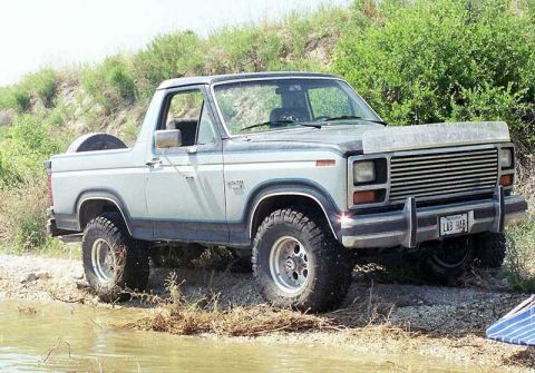 1985 Ford Bronco - Topless mode: At our little picnic spot on Canyon Ferry lake.