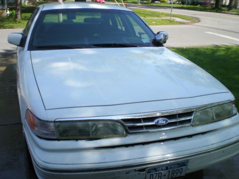 1996 Ford Crown Victoria photo