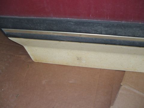 1990 Ford Bronco - bottom only has rust dust...