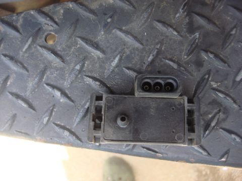 1983 Ford Bronco - another view of the MAP sensor.