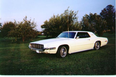 1968 Ford Thunderbird - Front view
