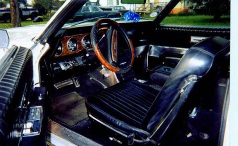 1968 Ford Thunderbird - Interior front