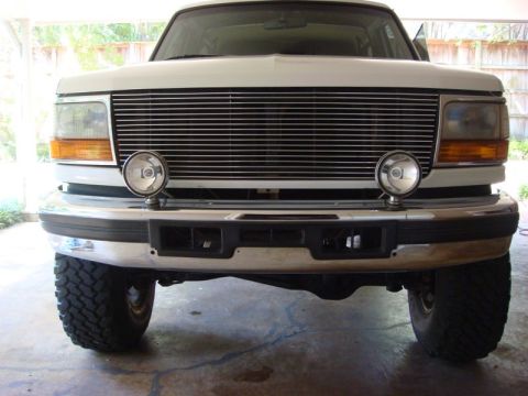 1996 Ford Bronco - before (lights were just screwed into the grille guard holes while i did this)