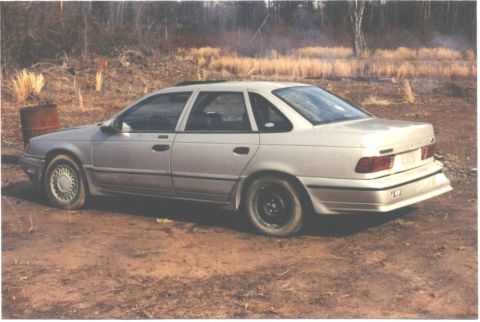 1990 Ford Taurus photo