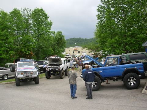 1983 Ford Bronco - There was a fairly good turnout at the Duff's open house, including a PSTD EB (2WD) & a 4-door EB.