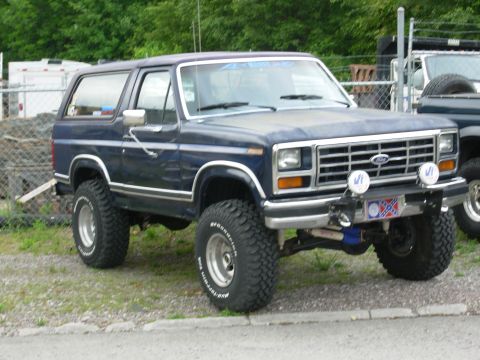 1983 Ford Bronco - Seen at Duff's on Fri before the '08 SuperCelebration in Knoxville.