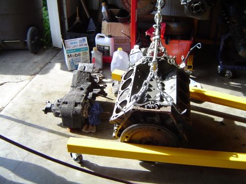 1979 Ford Bronco - Dead 400 and a spare NP205