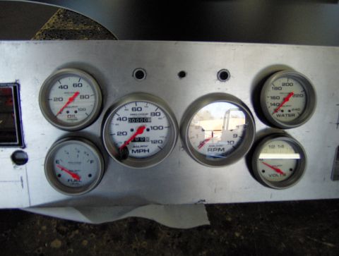 1978 Ford Bronco - nobody makes angle rings for the 3 3/8's size gauges.