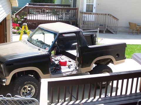 1986 Ford Bronco - Test fitting the rear fenders with Rockers in place