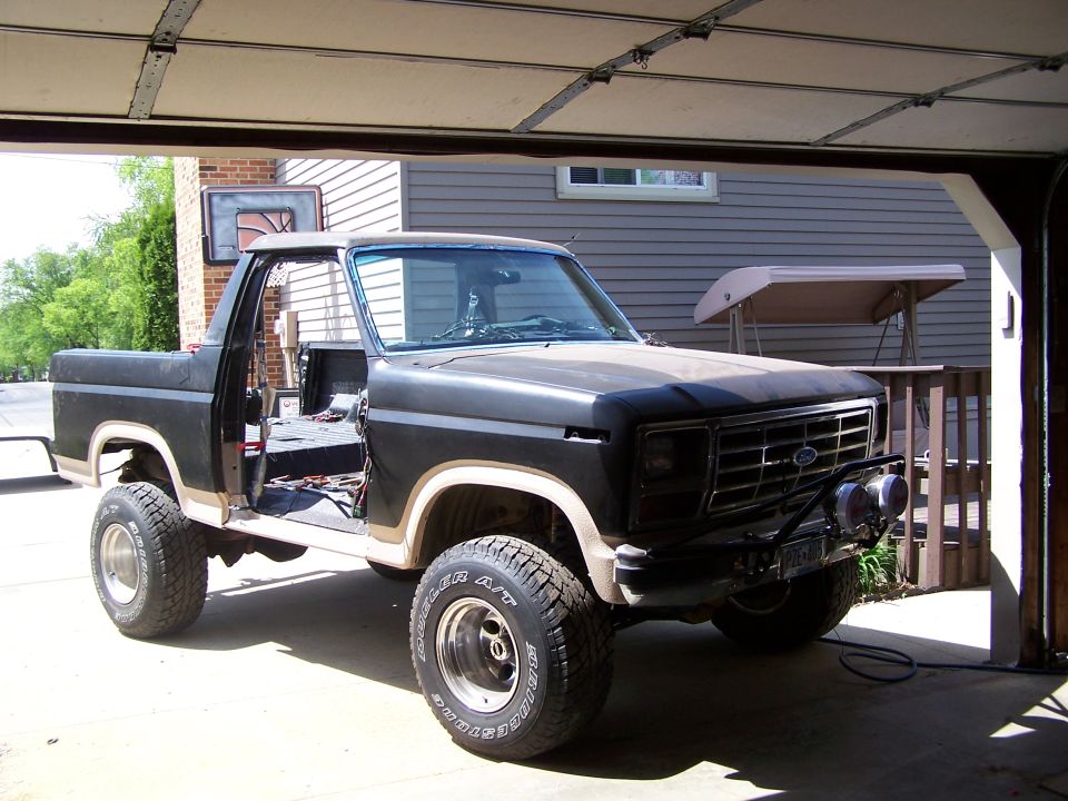 Passenger Side Close up.  Test fitting the reaf fenders with rockers